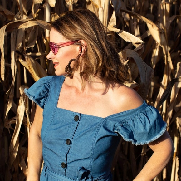 Meet your Posher, Janeen - Picture 1 of 1